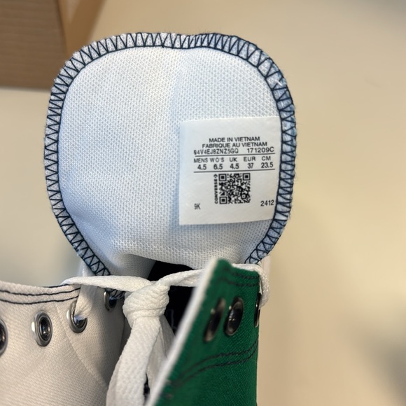 Customized Converse All Stars - Picture 8 of 8